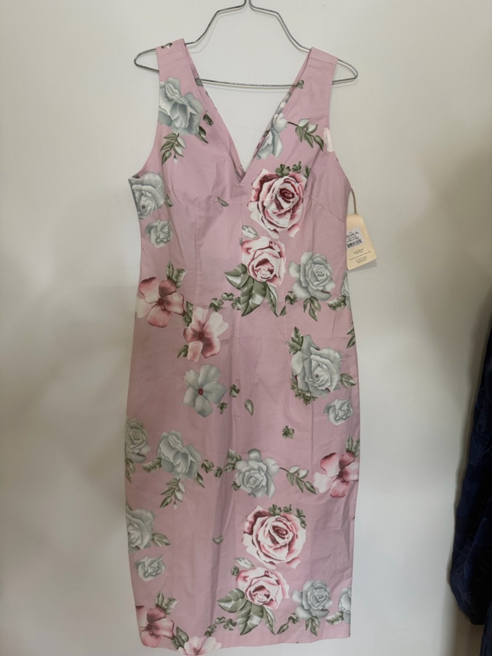 Sleeveless Pink Floral Midi Dress with V-Neck